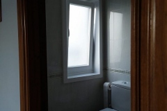 ventana-abatible-cuarto-de-baño